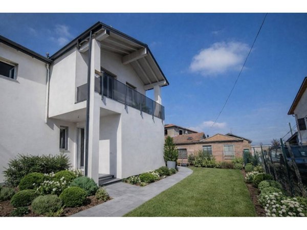 casa indipendente in vendita a Parma in zona Corcagnano