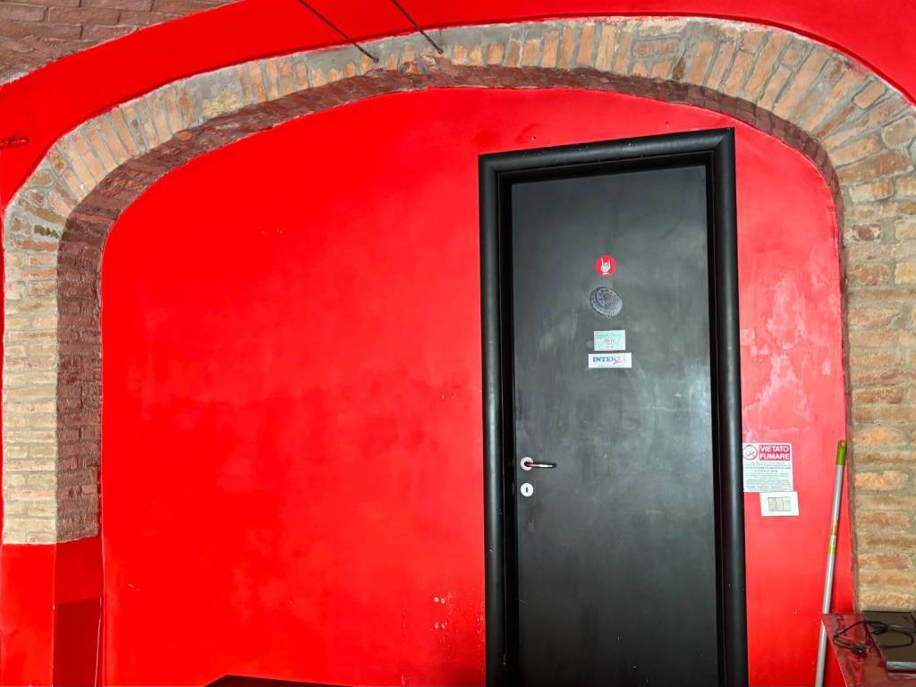 negozio in vendita a Parma in zona Centro Storico