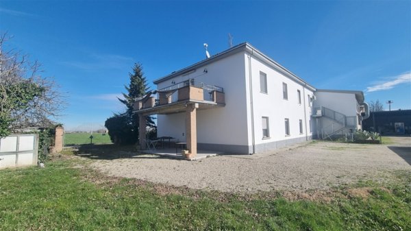 casa indipendente in vendita a Parma in zona Pedrignano