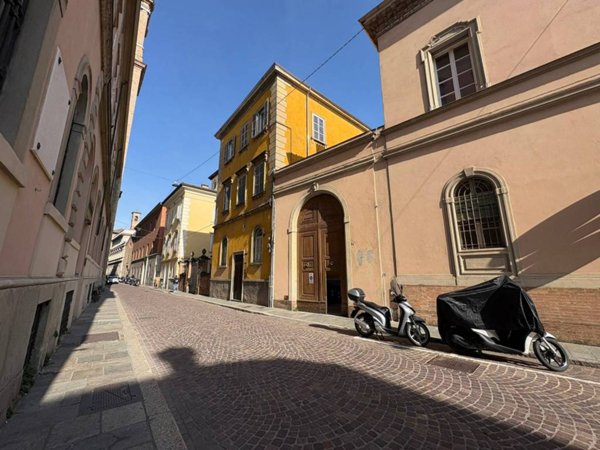 appartamento in vendita a Parma in zona Centro Storico