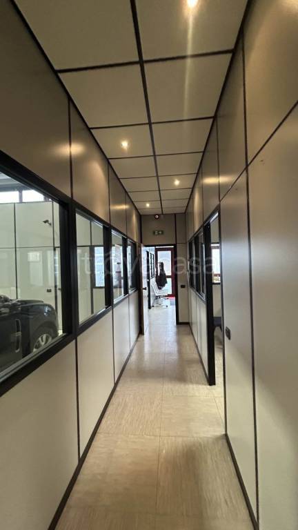 locale commerciale in vendita a Parma in zona Gaione