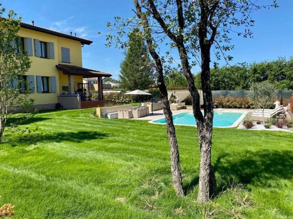 casa indipendente in vendita a Parma in zona Pilastrello