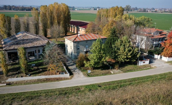 casa indipendente in vendita a Parma in zona Baganzola