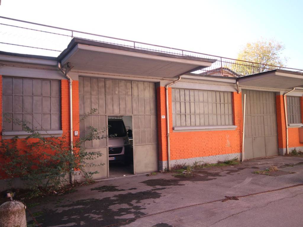 locale commerciale in vendita a Parma in zona San Leonardo