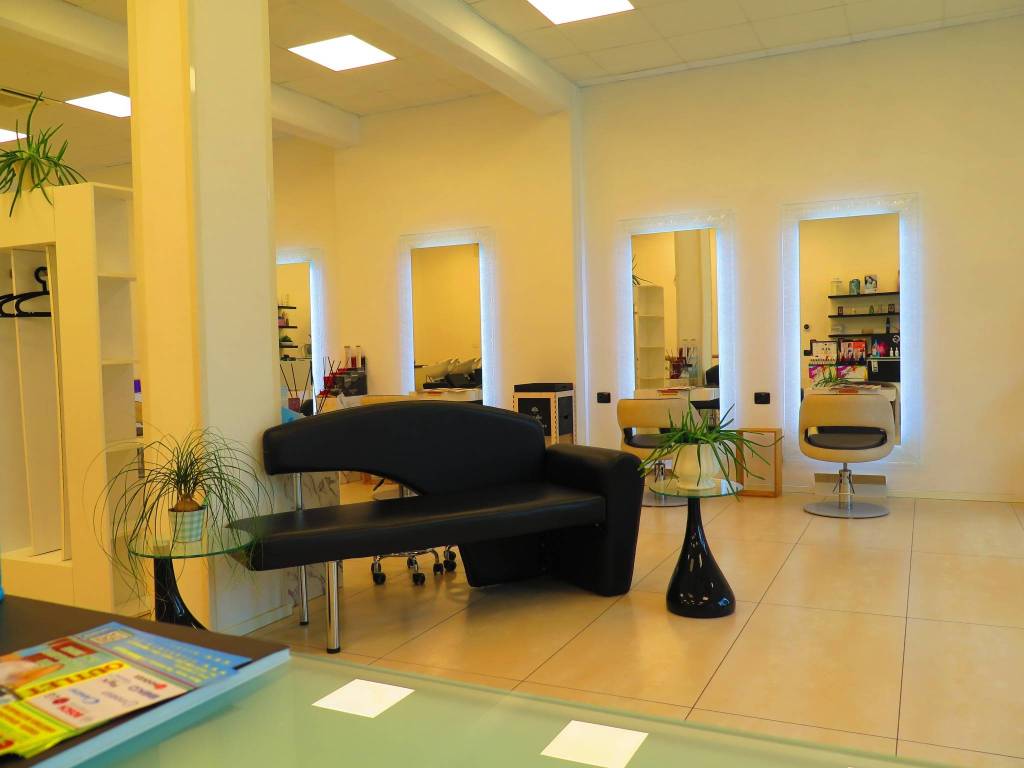 negozio in vendita a Parma in zona San Martino / Paradigna