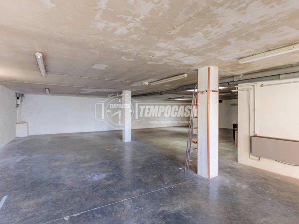 ufficio in vendita a Parma in zona Montanara