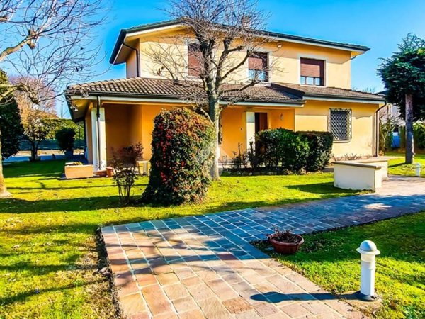 casa indipendente in vendita a Parma in zona Cittadella