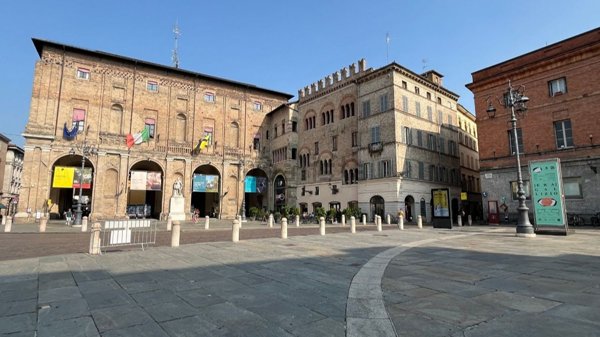 locale di sgombero in vendita a Parma in zona Centro Storico