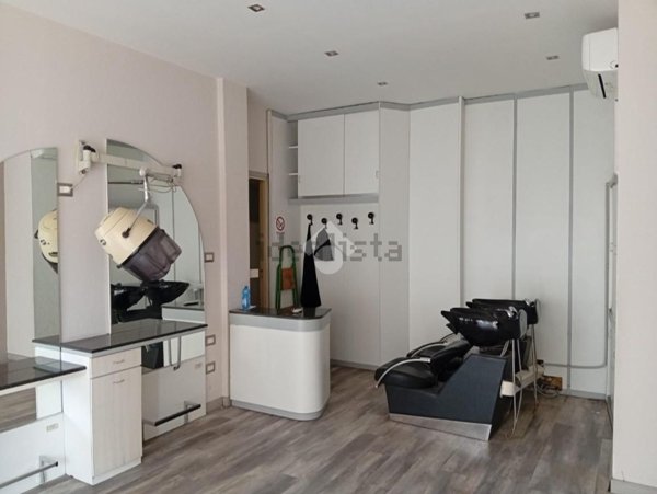 negozio in vendita a Parma in zona San Leonardo