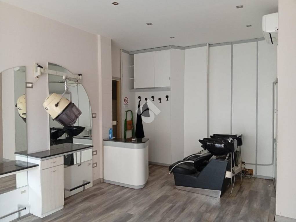 negozio in vendita a Parma in zona San Leonardo