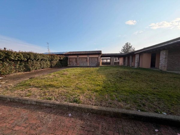 casa indipendente in vendita a Parma in zona Gaione