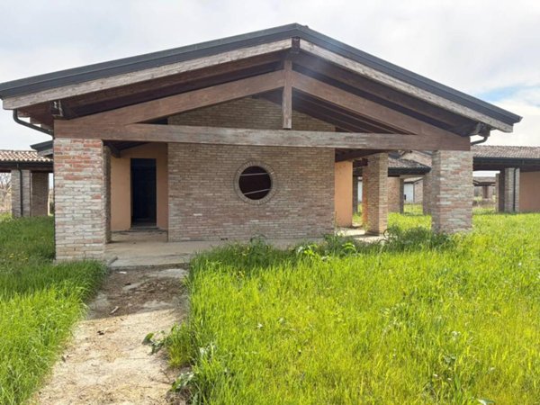 casa indipendente in vendita a Parma in zona Montanara