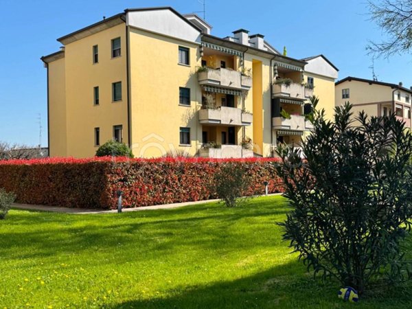 appartamento in vendita a Parma in zona Pilastrello