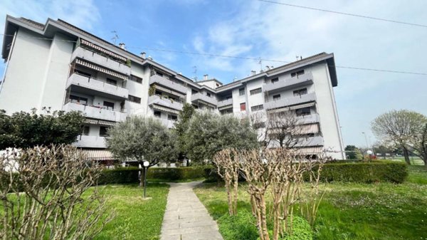 appartamento in vendita a Parma in zona Crocetta