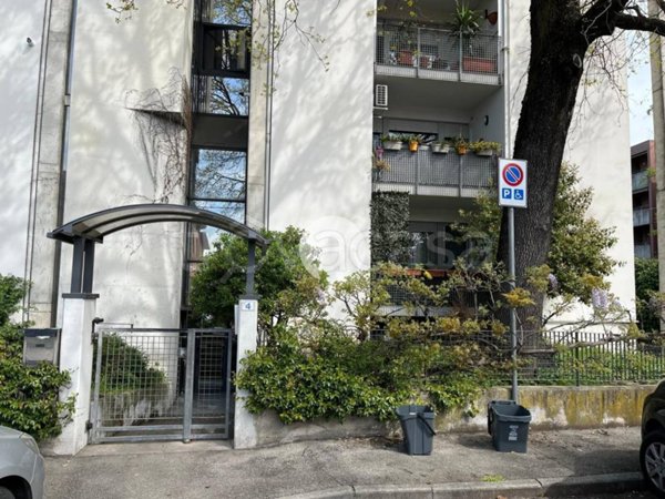 appartamento in vendita a Parma in zona San Leonardo