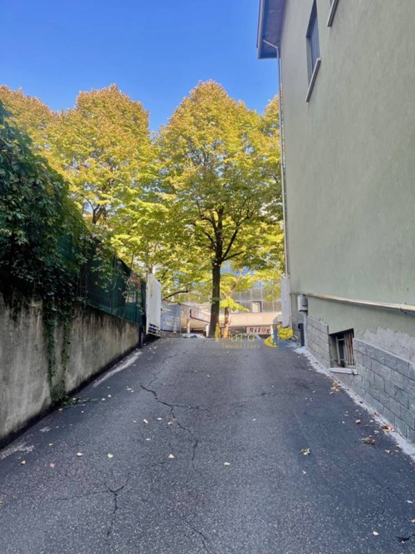 locale di sgombero in vendita a Parma