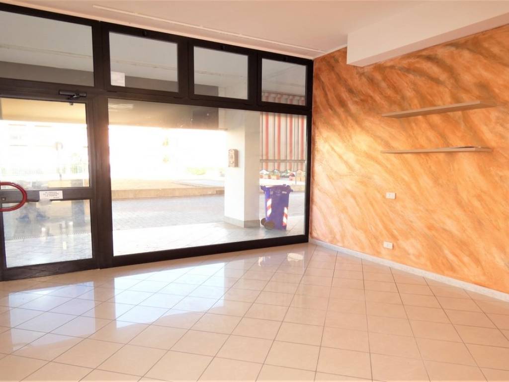 negozio in vendita a Parma in zona San Pancrazio