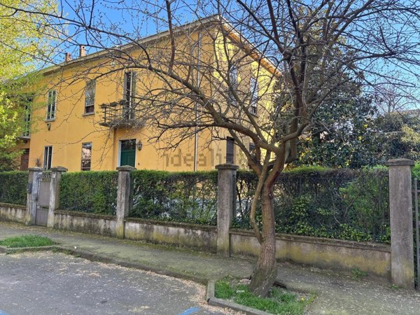 casa indipendente in vendita a Parma in zona Centro Storico