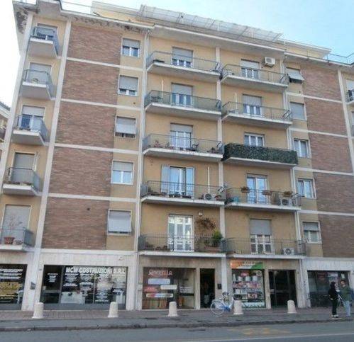 negozio in vendita a Parma in zona Pablo