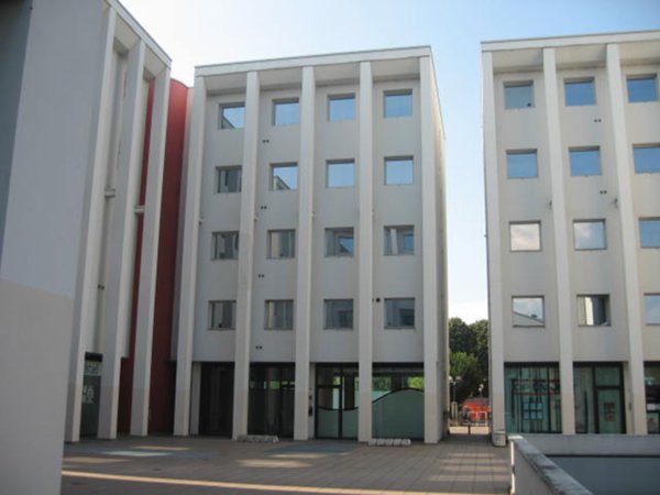 negozio in vendita a Parma in zona Pablo