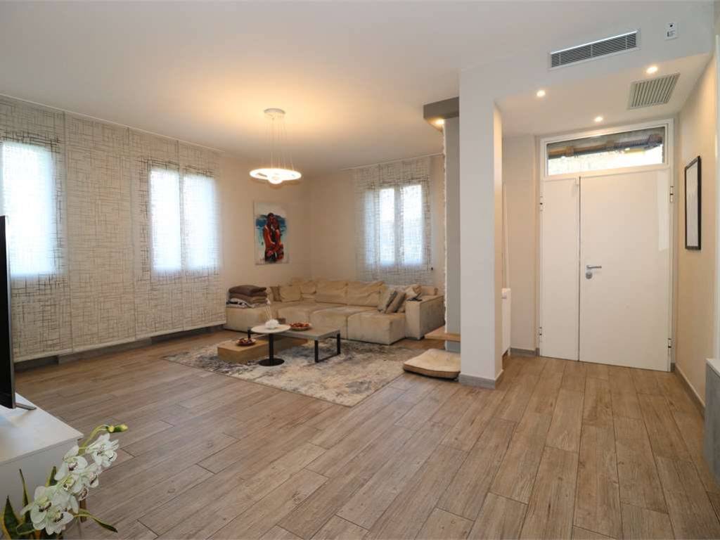 casa indipendente in vendita a Parma in zona Mariano