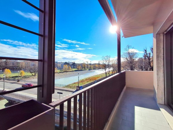 appartamento in vendita a Parma in zona Centro Storico