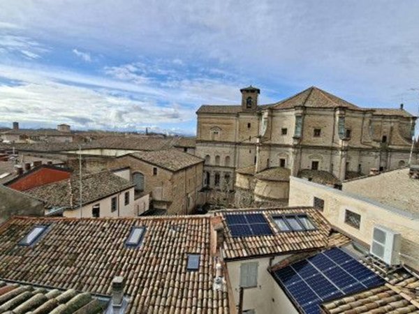casa indipendente in vendita a Parma in zona Centro Storico