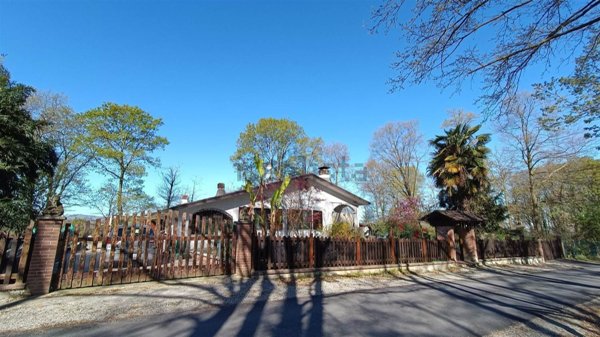 casa indipendente in vendita a Parma in zona Vigatto