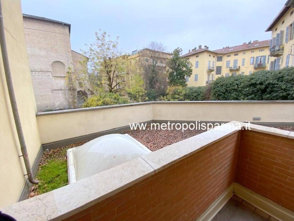 appartamento in vendita a Parma in zona Centro Storico