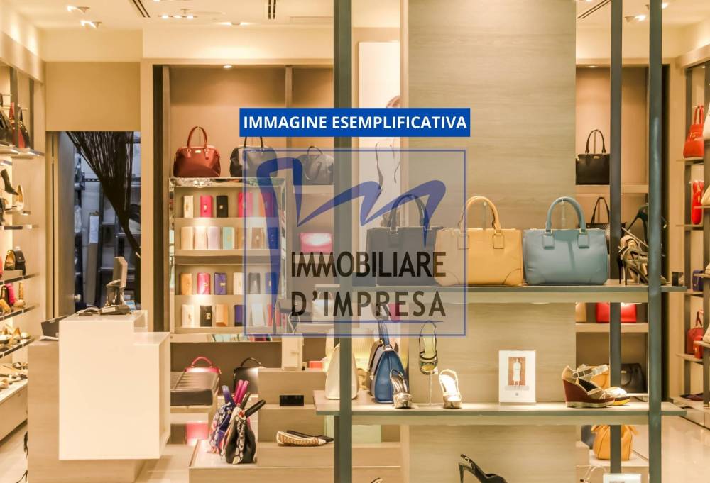 negozio in vendita a Parma in zona Centro Storico