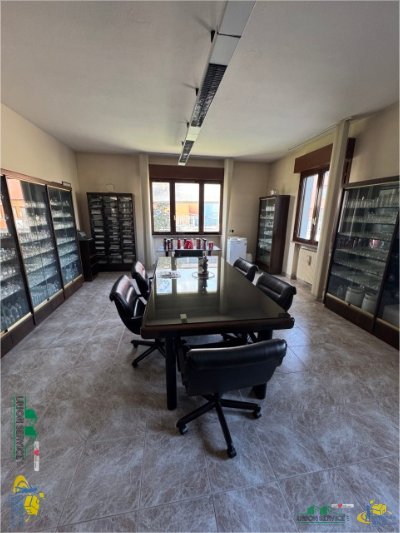 locale di sgombero in vendita a Parma