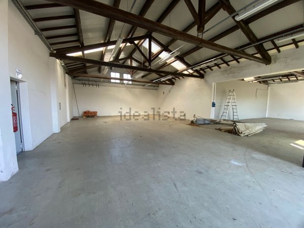 capannone in vendita a Parma in zona Centro Storico