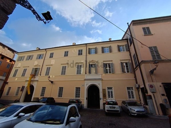 locale commerciale in vendita a Parma in zona Centro Storico