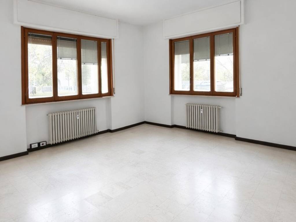 ufficio in vendita a Parma in zona Montanara