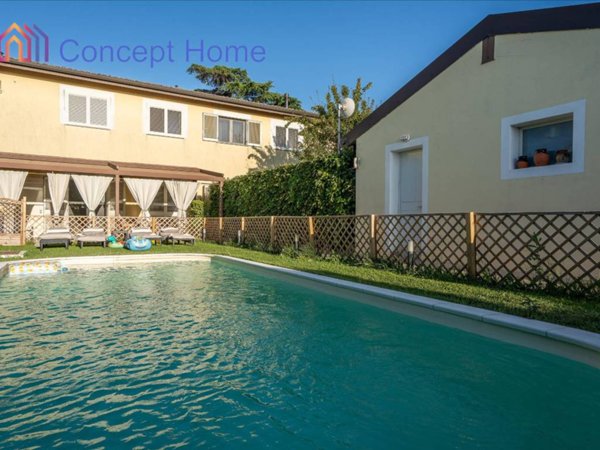 casa indipendente in vendita a Parma in zona Corcagnano