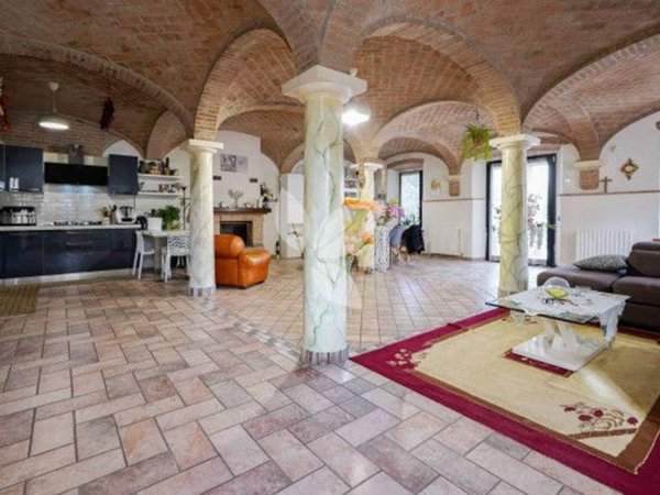 casale in vendita a Parma in zona Vicofertile