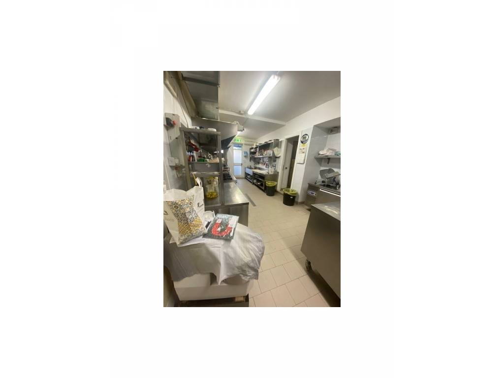 negozio in vendita a Parma in zona San Lazzaro