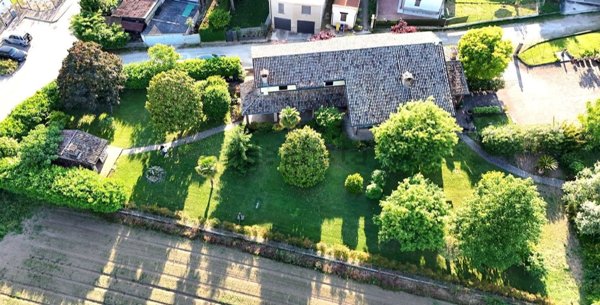 casa indipendente in vendita a Parma in zona Vigatto