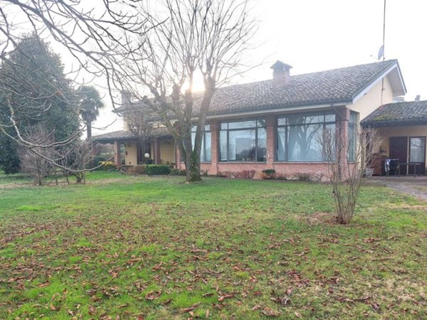 casa indipendente in vendita a Parma in zona Vigatto