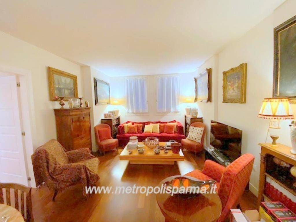 appartamento in vendita a Parma in zona Centro Storico