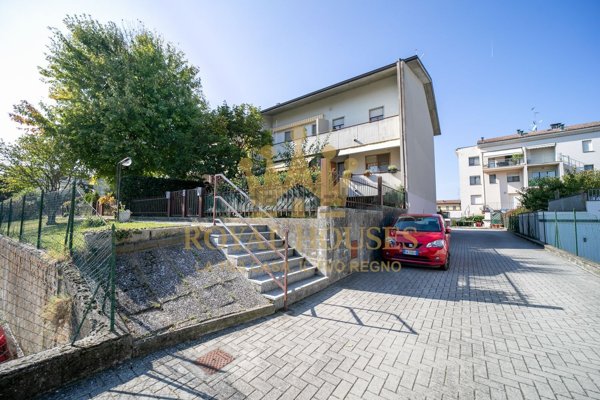 casa indipendente in vendita a Parma in zona Gaione