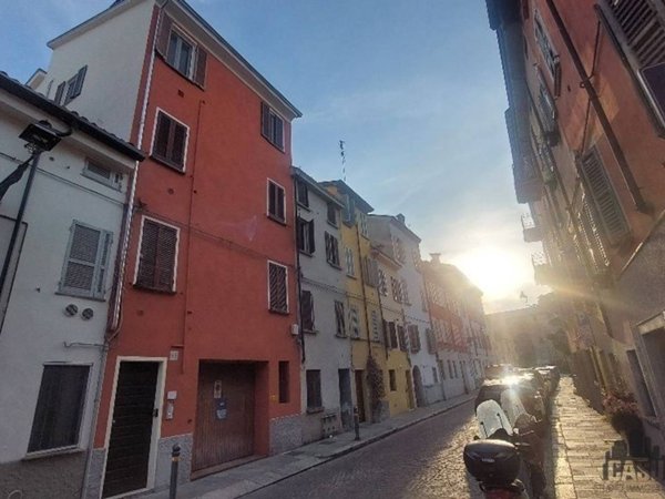 appartamento in vendita a Parma in zona Oltretorrente