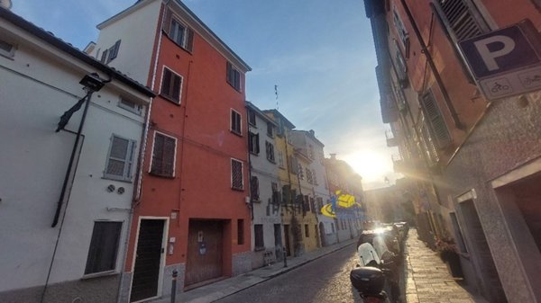 appartamento in vendita a Parma in zona Oltretorrente