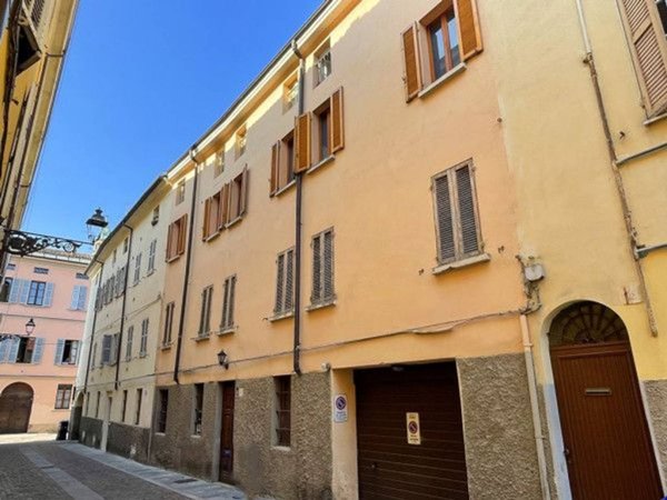 negozio in vendita a Parma in zona Centro Storico
