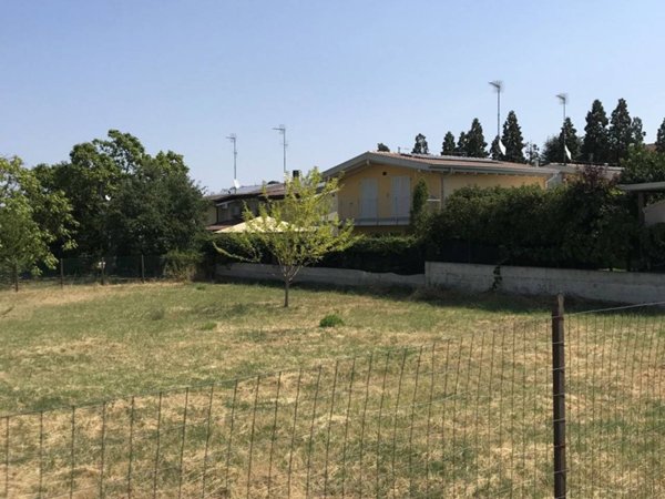 negozio in vendita a Parma in zona Vicofertile