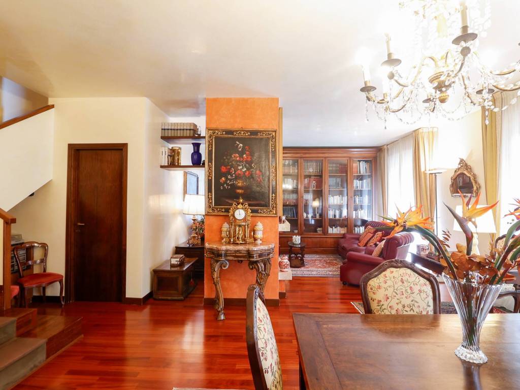 appartamento in vendita a Parma in zona Cittadella