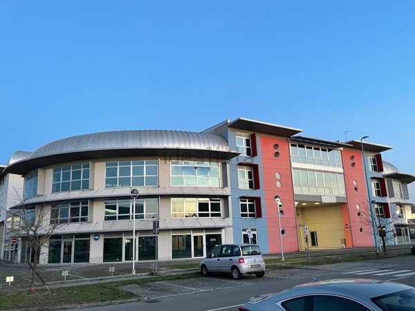 ufficio in vendita a Parma in zona San Martino / Paradigna