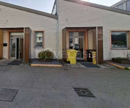 locale commerciale in vendita a Parma