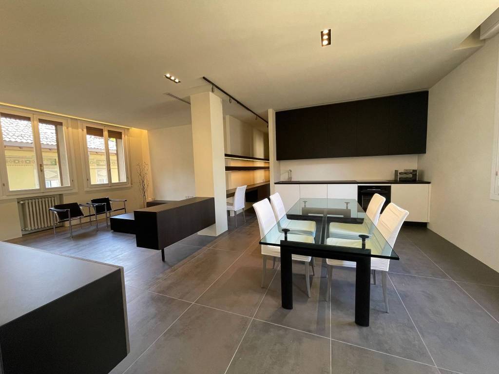 appartamento in vendita a Parma in zona Centro Storico