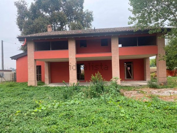 casa indipendente in vendita a Parma